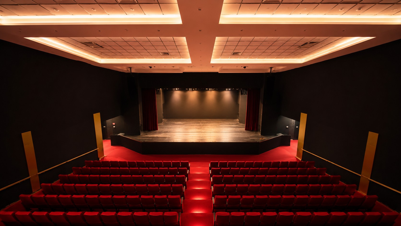 Dubai Folklore Theatre stage and performance space